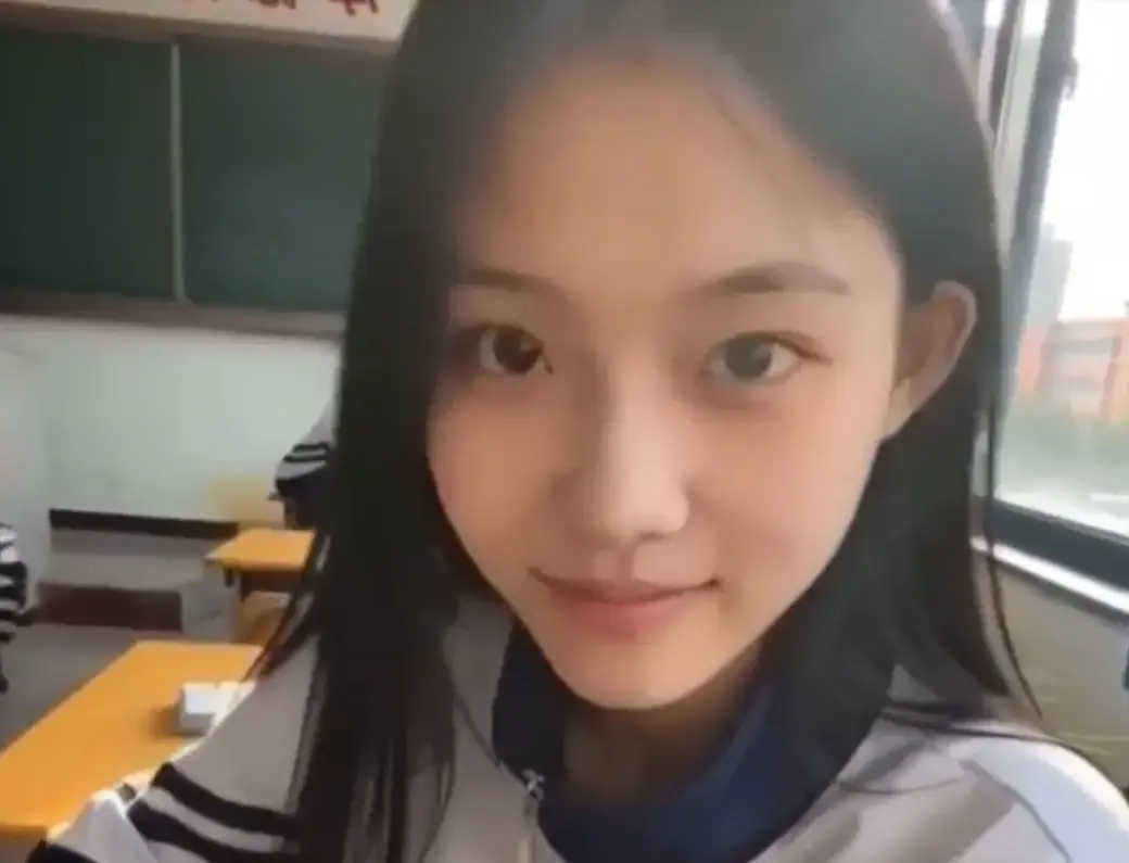 《我的十八岁女友》无删减版在线播放-黄果AI短剧高甜治愈结局太甜-4K蓝光画质免费在线观看收藏